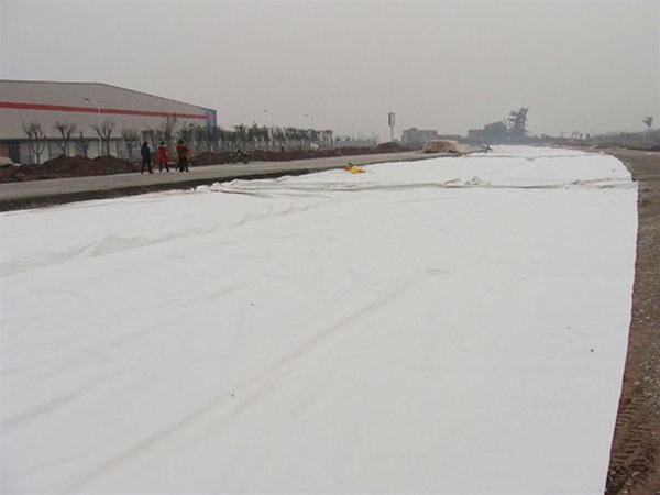 土工布应用于道路施工